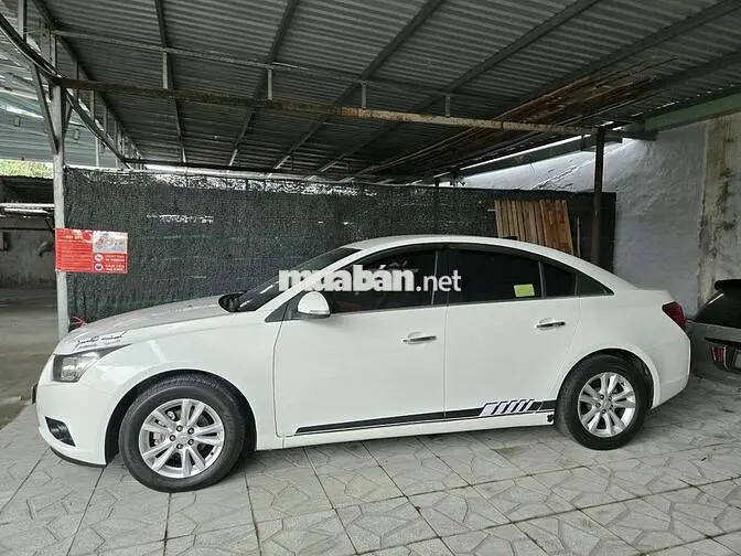 Chevrolet Cruze MT 2015 Số sàn Trắng