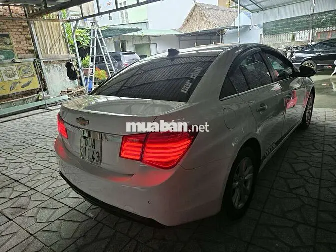 Chevrolet Cruze MT 2015 Số sàn Trắng