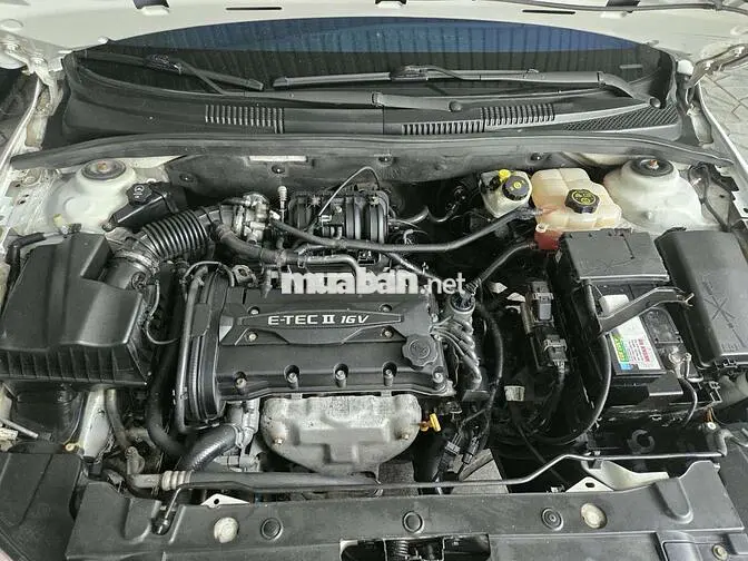 Chevrolet Cruze MT 2015 Số sàn Trắng