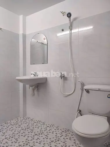 Nhà hẻm Trần Quang Khải dtsd 63m2 cho thuê nguyên căn