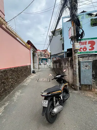 Cho thuê nhà nguyên căn 2 phòng ngủ / 9tr/ th  , hẻm ô tô tới nơi 
