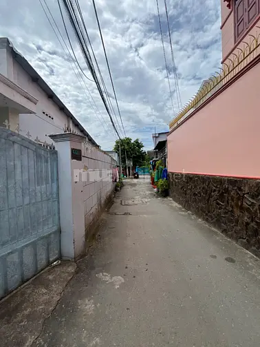 Cho thuê nhà nguyên căn 2 phòng ngủ / 9tr/ th  , hẻm ô tô tới nơi 
