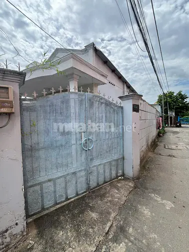 Cho thuê nhà nguyên căn 2 phòng ngủ / 9tr/ th  , hẻm ô tô tới nơi 