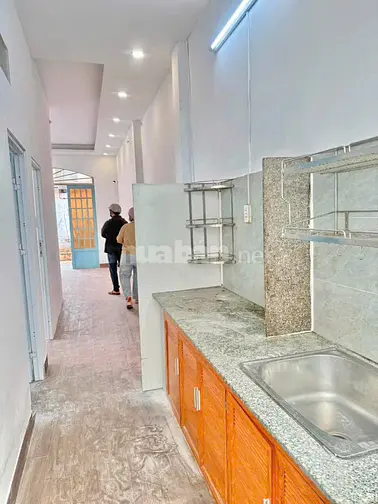 Cho thuê nhà nguyên căn 2 phòng ngủ / 9tr/ th  , hẻm ô tô tới nơi 