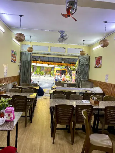 CHO THUÊ NHÀ MẶT TIỀN LẠC LONG QUÂN P5 Q11 LỀ ĐƯỜNG SIÊU RỘNG