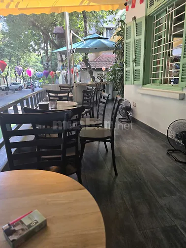 Cho thuê nhà mặt phố Nguyễn Văn Tuyết 250m 2 tầng mt 10m diện tích lớn