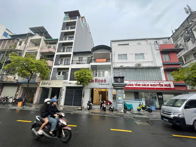 Cho thuê nhà Mặt Tiền 53C Trần  Đình Xu Quận 1