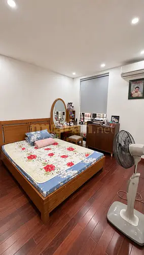 Bán nhà phố Nguyễn Chí Thanh, 5 tầng 71m2, đường ô tô, khu phân lô