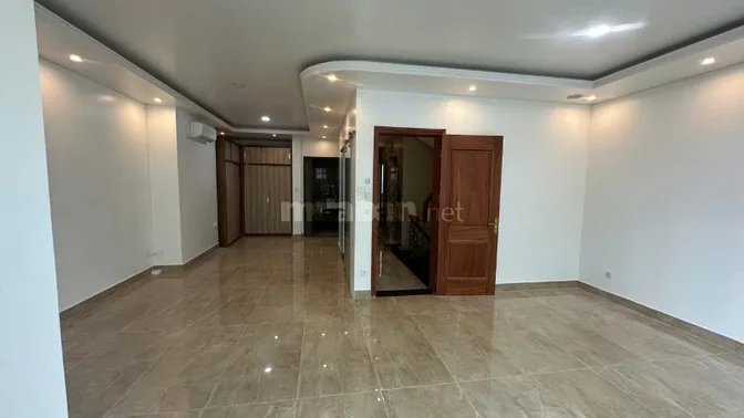 Cho thuê tòa nhà văn phòng 7 tầng, 112m², 1 hầm, mặt tiền đẹp Cát Lái 