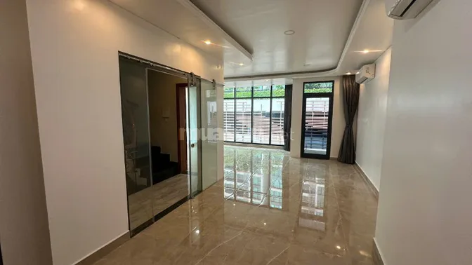Cho thuê tòa nhà văn phòng 7 tầng, 112m², 1 hầm, mặt tiền đẹp Cát Lái 