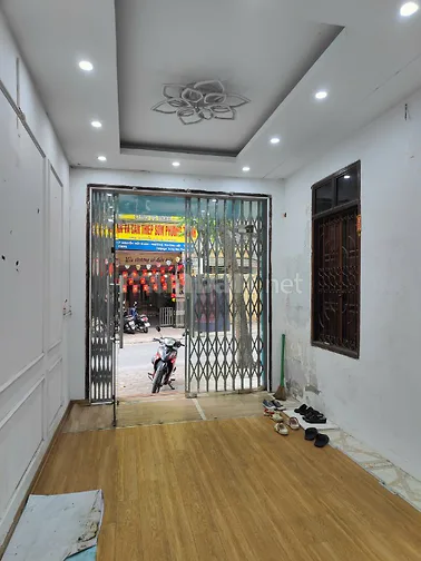Cho thuê nhà mặt phố làm văn phòng/ cửa hàng tại Phố Nguyễn Viết Xuân