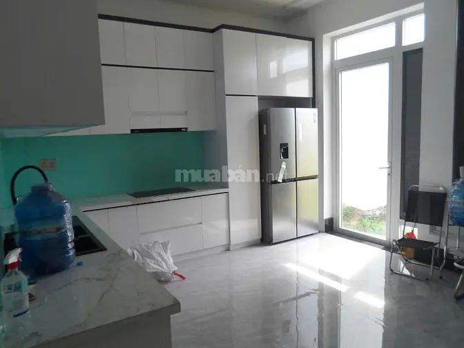 Nhà phố Sài Gòn 75m2 sổ hồng sẵn giá chỉ 1 tỷ 139 triệu.