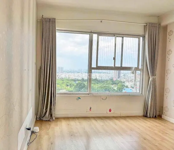 Chung cư Hoa Sen-Lạc Long Quân Q.11 Full nt 105m2, 3PN/ giá 13,5 tr/th