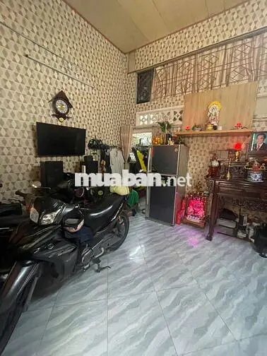 Nhà gác lửng 4 x 8m  cách MT đường trường chinh 70m giá 1 tỷ 950tr