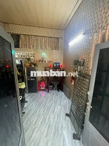 Nhà gác lửng 4 x 8m  cách MT đường trường chinh 70m giá 1 tỷ 950tr