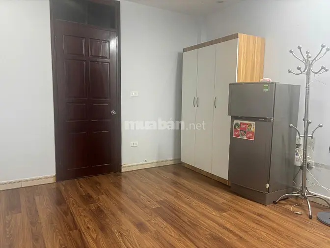 cho nữ thuê phòng T3 Ngõ108/1Nguyễn Lân DT35m đủ nội thất giá 4 tr/T