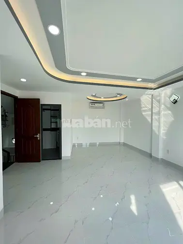 Nhà mới xây hẻm xe hơi, 3 Phòng ngủ lớn, 3 lầu, Q10