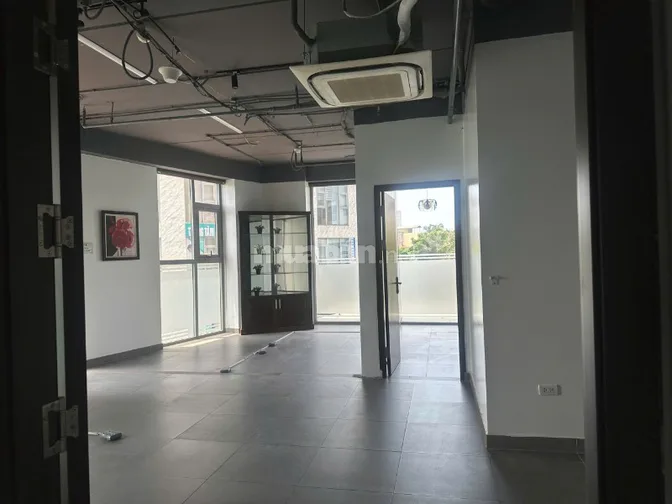 Cho thuê mặt bằng kinh doanh mặt đường Trương Công Giai và Giải Phóng