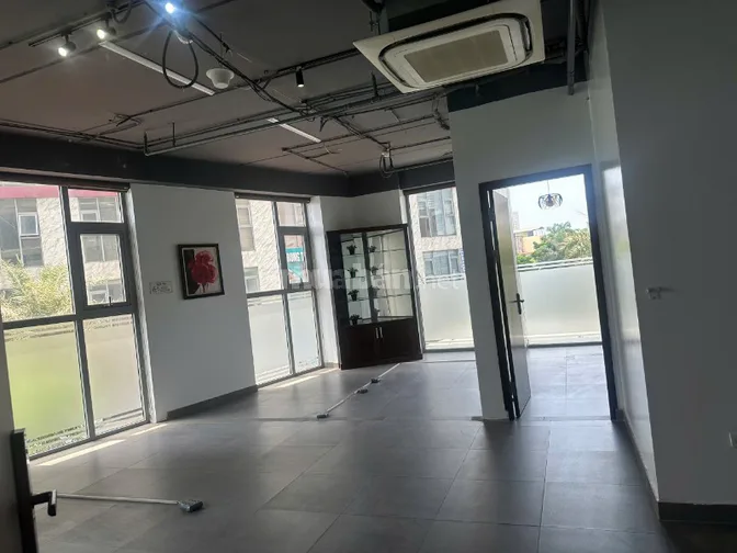 Cho thuê mặt bằng kinh doanh mặt đường Trương Công Giai và Giải Phóng