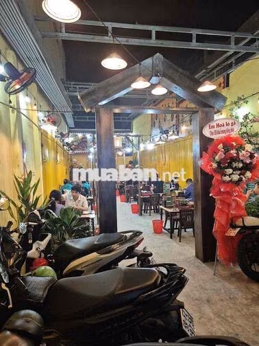 cần tuyển nhân viên phục vụ 17h đến 22h