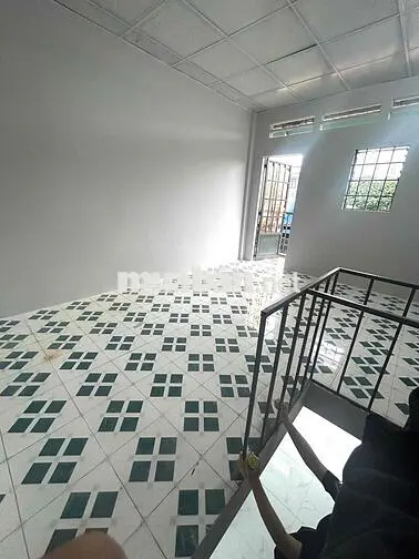 Phòng trọ cạnh cầu vượt ngã tư ga 1 Trệt 1 Lầu ban công