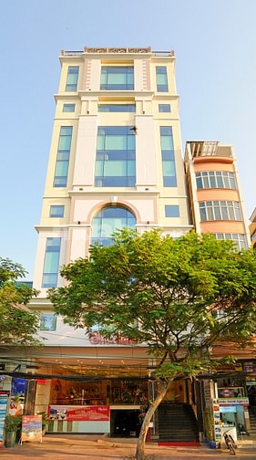 KHÁCH SẠN ELIOS QUẬN 1 TUYẾN NHÂN VIÊN PHỤC VỤ NHÀ HÀNG