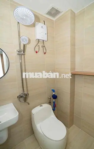 Căn hộ cao cấp ban công, full nội thất, máy hút mùi, máy giặt riêng