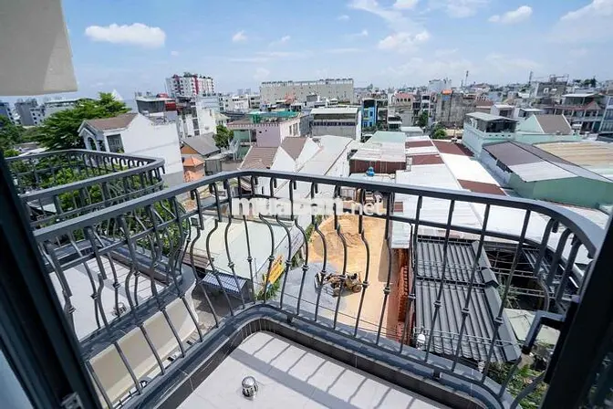 Căn hộ cao cấp ban công, full nội thất, máy hút mùi, máy giặt riêng