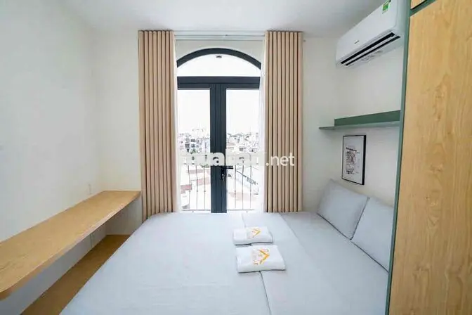 Căn hộ cao cấp ban công, full nội thất, máy hút mùi, máy giặt riêng
