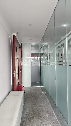 Cho thuê văn phòng 150m2 đầy đủ nội thất 