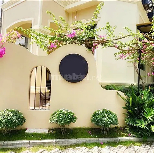Sang nhượng nhà hàng cao cấp 10x18 căn góc KĐT Phú Mỹ Hưng - Quận 7