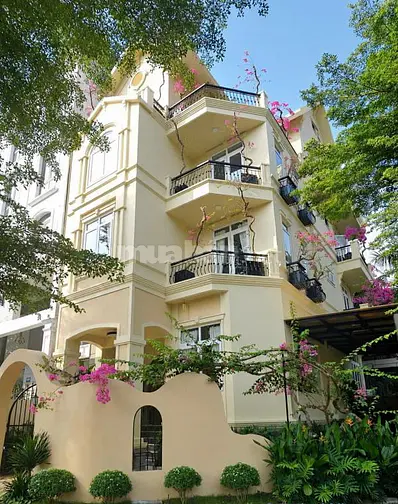 Sang nhượng nhà hàng cao cấp 10x18 căn góc KĐT Phú Mỹ Hưng - Quận 7