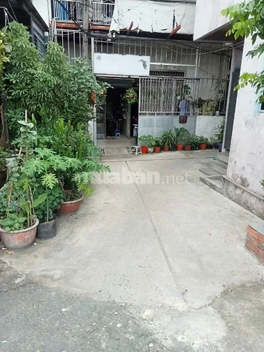 Nhà MT thụt võ văn kiệt sát Bệnh viện mới