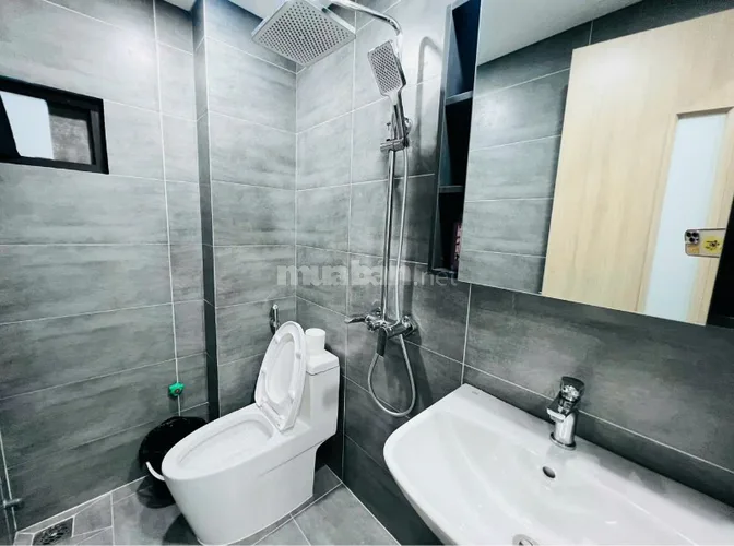 Cho thuê nhà 6 tầng, có thang máy, DT 34 m2x6 tầng, phố Trích Sài