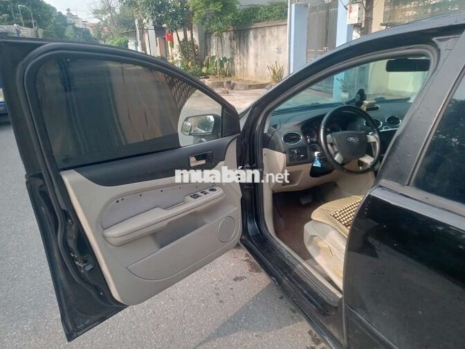 Ford Focus Số tự động Đen 5 chỗ
