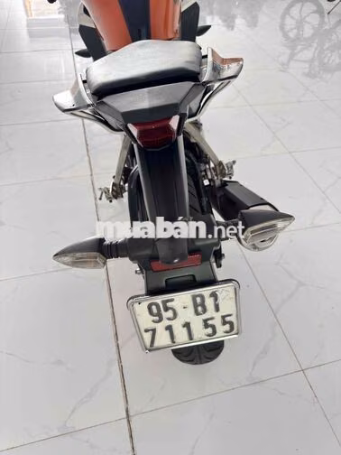 Yamaha R15 v3 8584 km Cam, trắng, đen Đã sử dụng