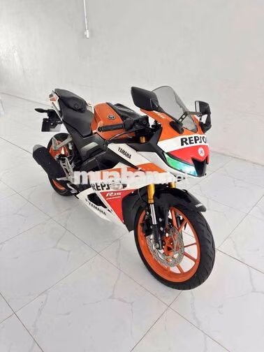 Yamaha R15 v3 8584 km Cam, trắng, đen Đã sử dụng