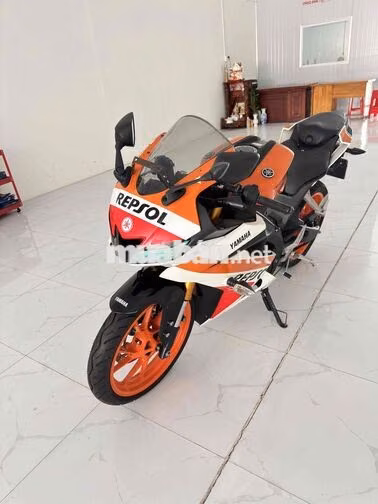 Yamaha R15 v3 8584 km Cam, trắng, đen Đã sử dụng