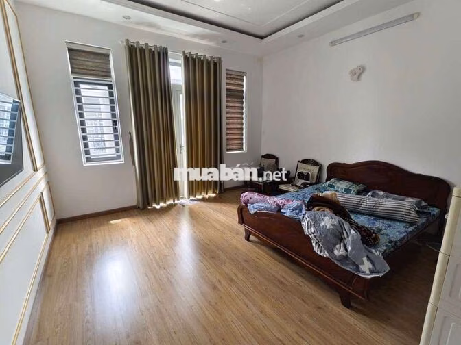 NHÀ 2 LẦU SÂN THƯỢNG - KDC HƯNG PHÚ
