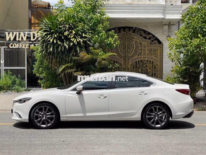 Mazda 6 2.0 Premium 2019 Trắng Tự động 25.000 km