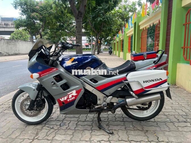 Honda VFR750K Xám, Đỏ, Xanh 46K