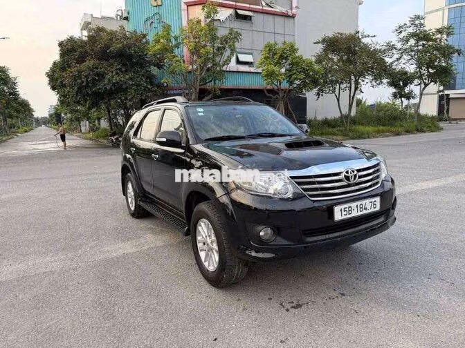 Toyota Fortuner 2014 Số sàn Đen