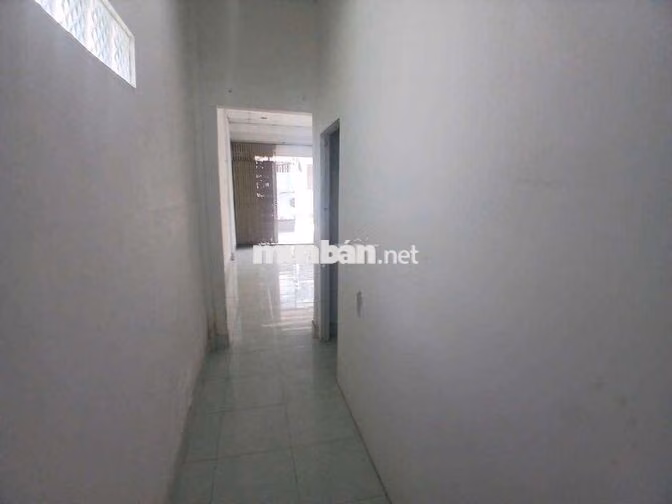 NHÀ 4X20M 2PN ĐANG SƠN SỮA LẠI MỚI