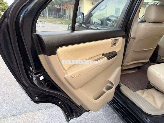 Toyota Fortuner 2014 Số sàn Đen