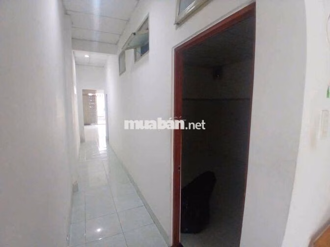 NHÀ 4X20M 2PN ĐANG SƠN SỮA LẠI MỚI