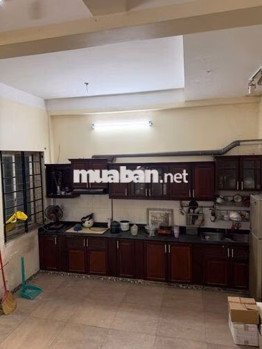 NHÀ  4PN SƠN SỬA MỚI GẦN THÀNH THÁI QUẬN 10