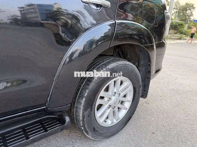 Toyota Fortuner 2014 Số sàn Đen