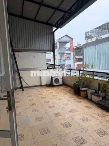 NHÀ  4PN SƠN SỬA MỚI GẦN THÀNH THÁI QUẬN 10