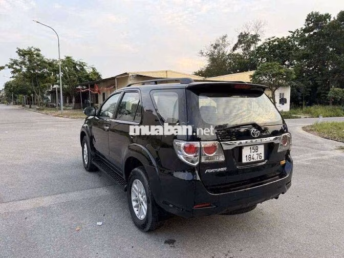 Toyota Fortuner 2014 Số sàn Đen