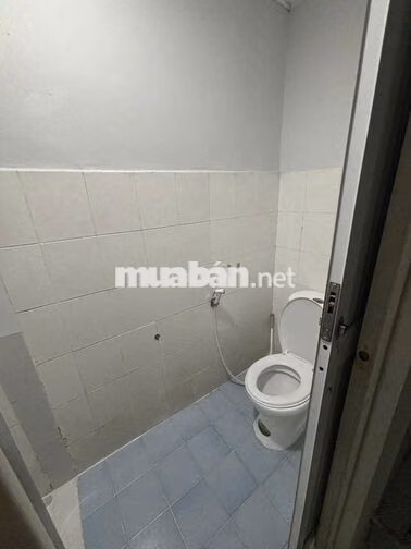 Cần bán gấp căn hộ chung cư Bàu cát 2 lô thang bộ 2pn chỉ 2ty6  sổH 